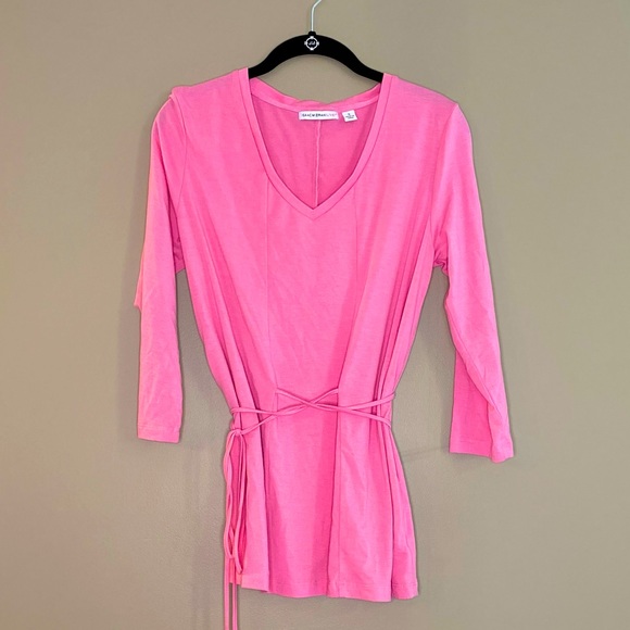 Isaac Mizrahi Tops - Pink shirt with tie waist. Size Small